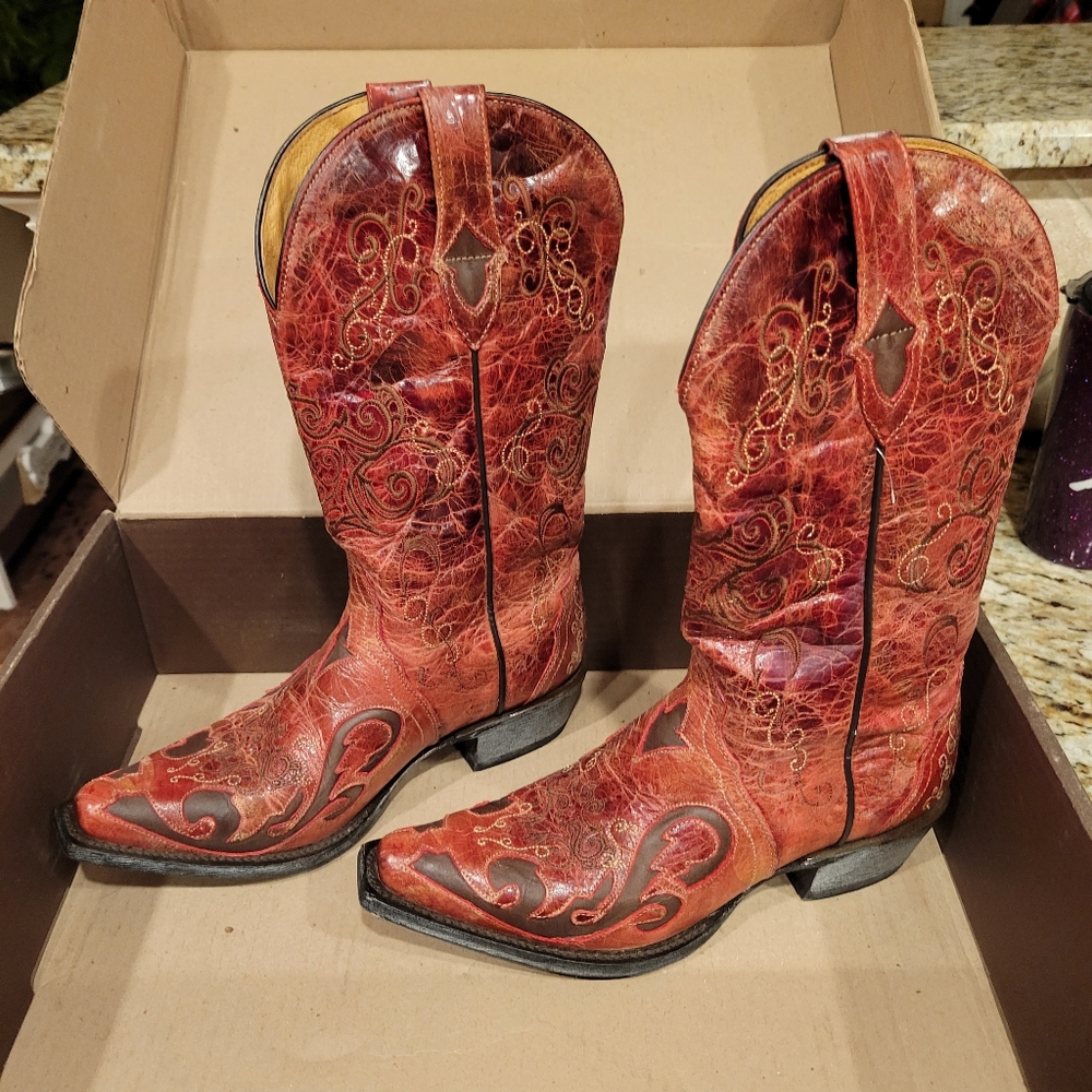 Women' Boots in great condition 7.5